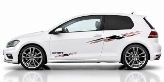 Streifen Tattoo Auto in Schwarz und Dunkelrot auf einem weißen VW Golf 7
