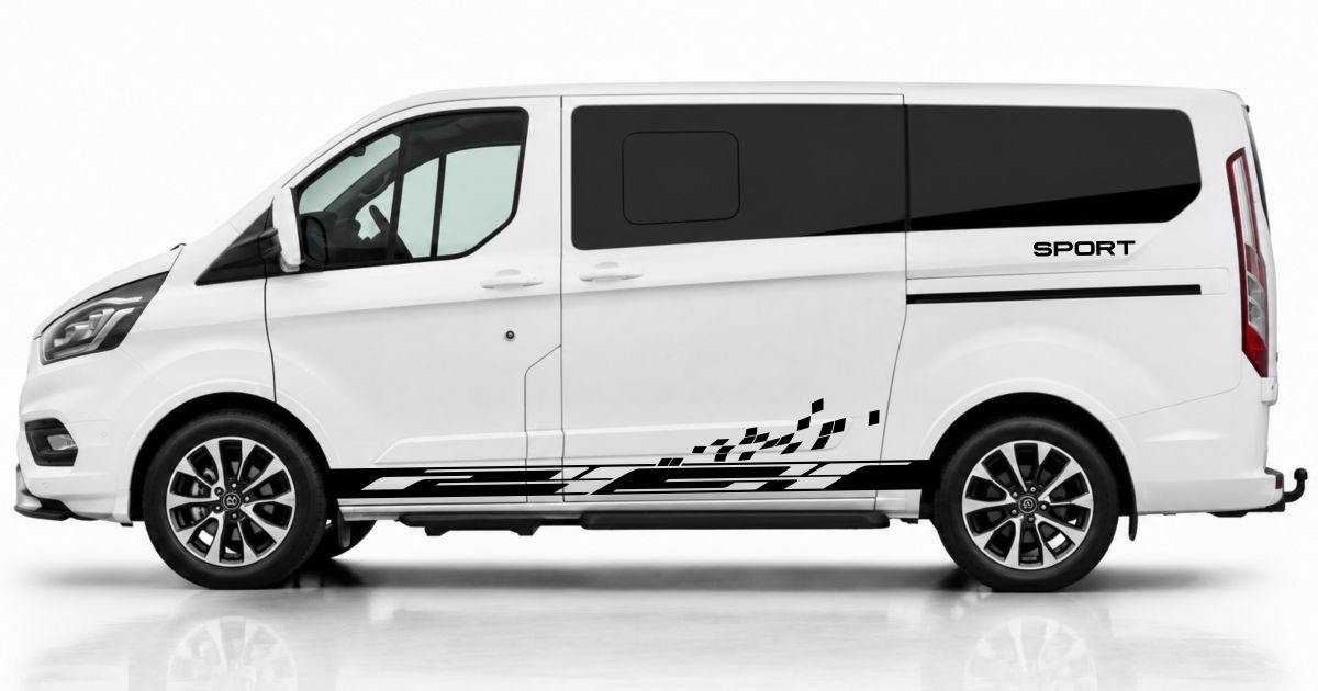 T6 Bus Auto Folie in Schwarz auf einem weißen Ford Tourneo Custom