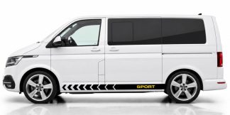 T6 Bus Dekorfolie in Schwarz und Gelb auf einem weißen VW T6