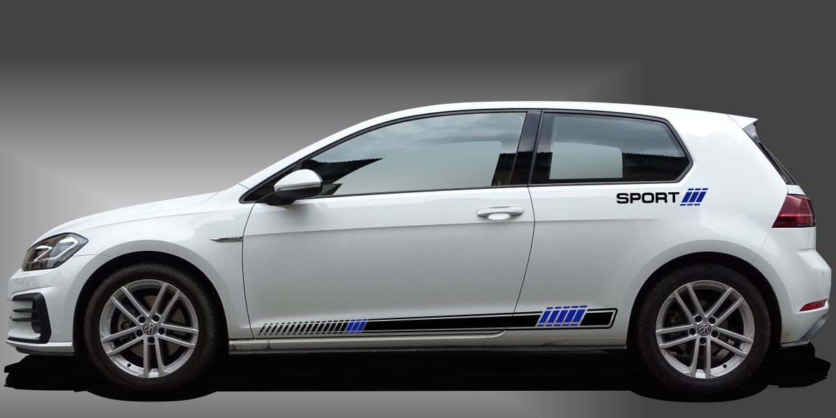 Tuning Streifen Auto in Schwarz und Blau auf weißem VW Golf 7