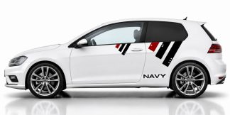 Vinyl Aufkleber in Schwarz und Dunkelrot auf einem weißen VW Golf 7