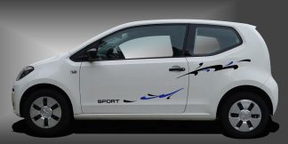 Vinyl Autofolie in Schwarz und Blau auf weißem VW UP