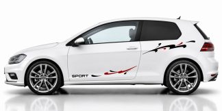 Vinyl Streifen in Schwarz und Dunkelrot auf einem weißen VW Golf 7