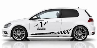 Zierstreifen Auto in Schwarz auf einem weißen VW Golf 7